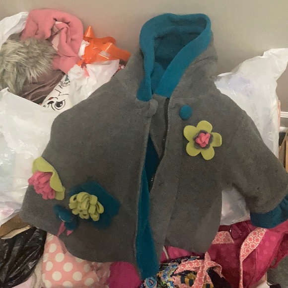 Large bundle of toddler girl clothes. - Picture 4 of 8